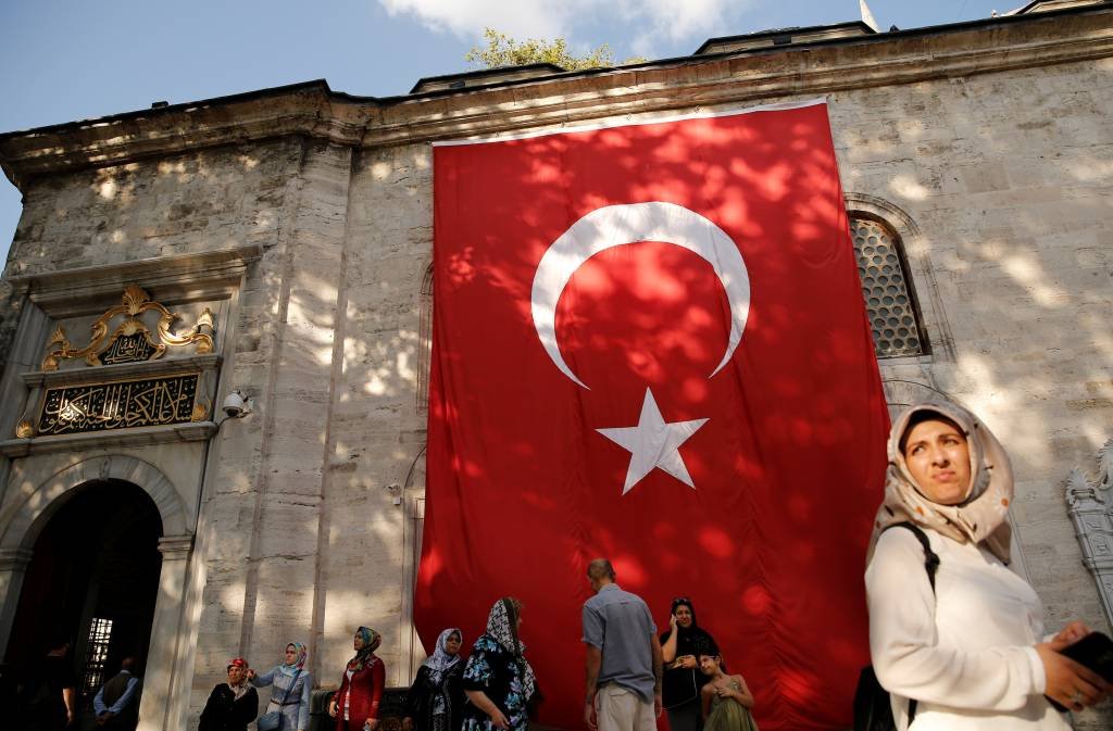 S&P adverte para risco de "recessão prolongada" na Turquia