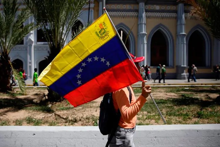 Venezuela: Assembleia Nacional convocou uma sessão para discutir a formalização da declaração de "usurpação da Presidência da República" (Adriana Loureiro/Reuters)