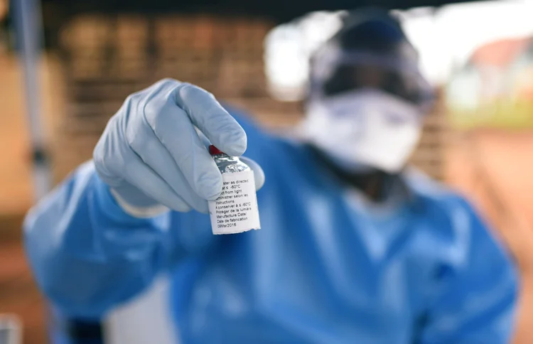 Vacina contra o ebola na República Democrática do Congo (Olivia Acland/Reuters)