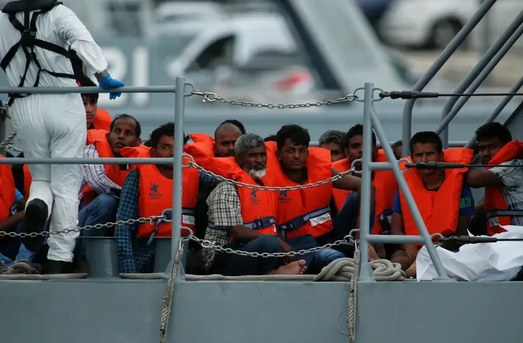 Imigrantes: os 150 imigrantes ainda estão no navio Diciotti, que atracou em Catânia na segunda-feira (Darrin Zammit Lupi/Reuters)