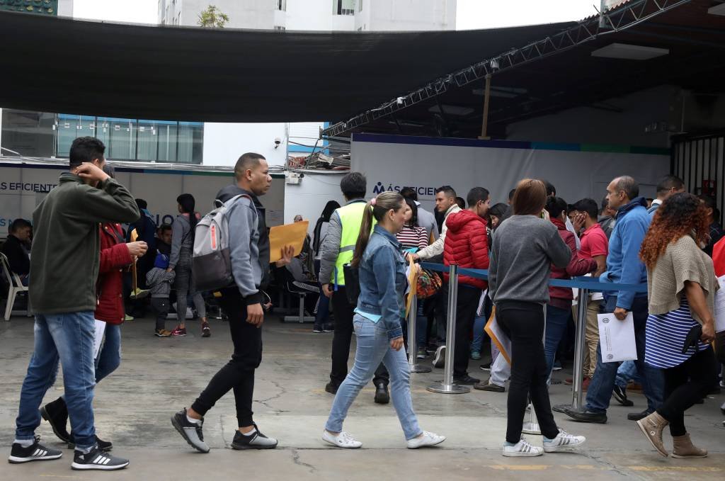 Equador cria corredor humanitário até o Peru para venezuelanos