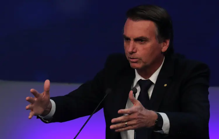 Bolsonaro: "Ele já tomou purpurinada, já tomou ovada, agora tomou uma facada", disse Eduardo Bolsonaro na frente do Hospital Albert Einstein (Paulo Whitaker/Reuters)
