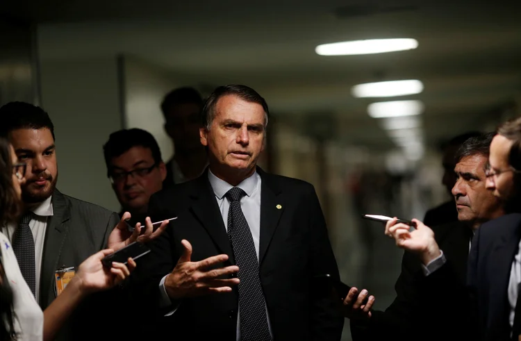Jair Bolsonaro: Bolsonaro sofreu lesões nos intestinos grosso e delgado e em uma veia abdominal (Adriano Machado/Reuters)
