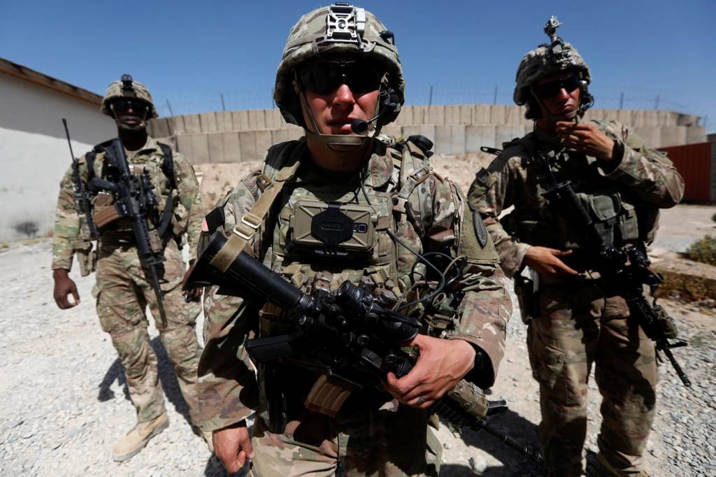 Explosão deixa 3 americanos mortos e 4 feridos no Afeganistão