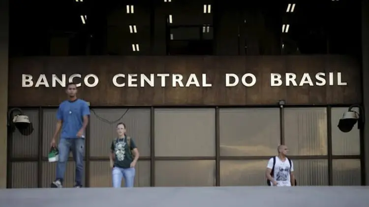 Banco Central: controlador Sérgio Ferreira Pires e os ex-administradores André Luiz Silva e Rafael Barbosa Moreira terão seus bens bloqueados (Ueslei Marcelino/Reuters)