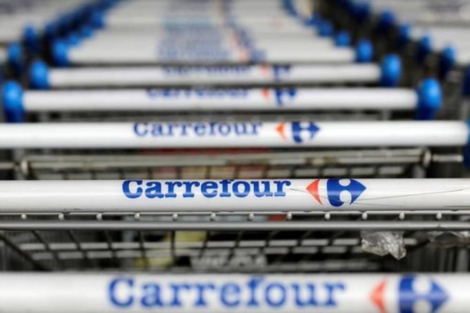 Carrefour diz estar surpreso sobre "proposta de fusão que não existe"