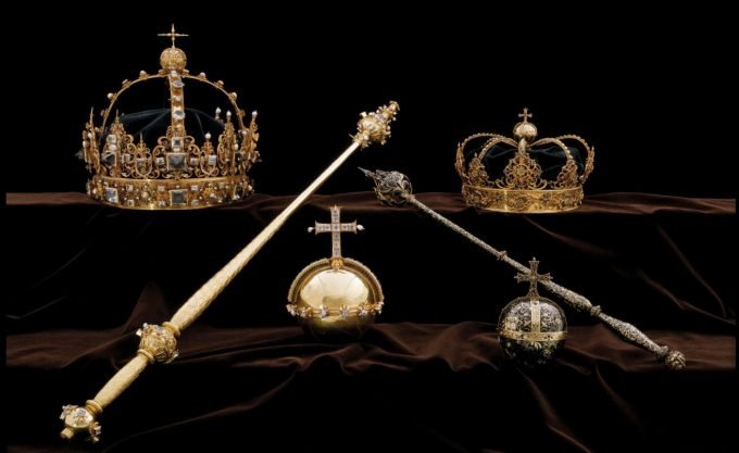 Em roubo espetacular, ladrões levam joias da coroa sueca e fogem em lancha