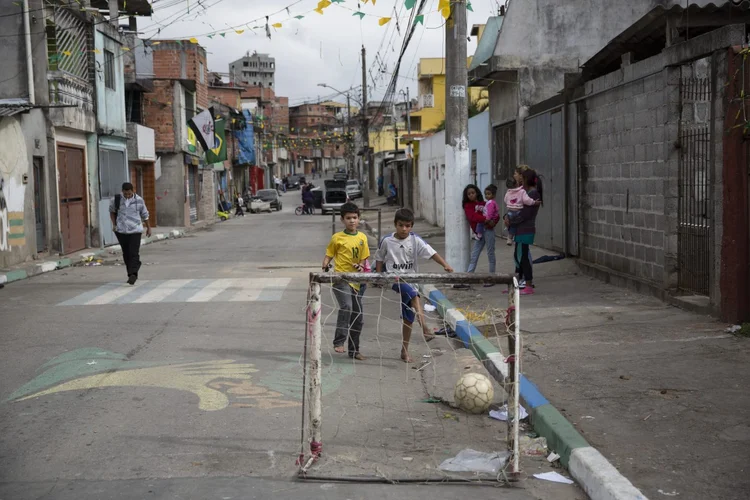 Unicef: estudo concluiu que houve redução da "pobreza monetária", mas múltiplas privações não acompanham essa diminuição (Oli Scarff/Getty Images)