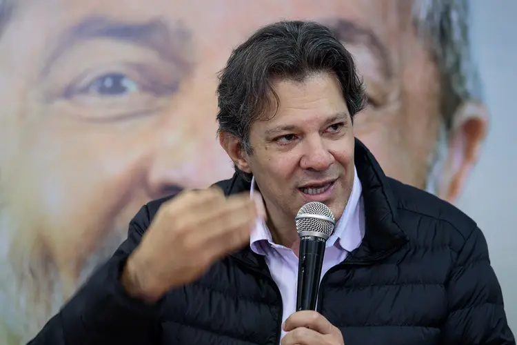 Fernando Haddad disse que o PT ainda não trabalha com a possibilidade de transferência de votos de Lula para ele (Patricia Monteiro/Bloomberg/Bloomberg)