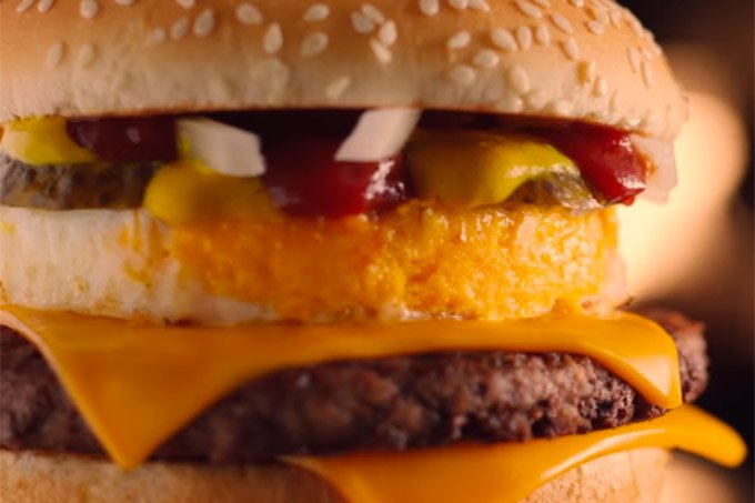 McDonald’s anuncia linha inédita de lanche com ovo