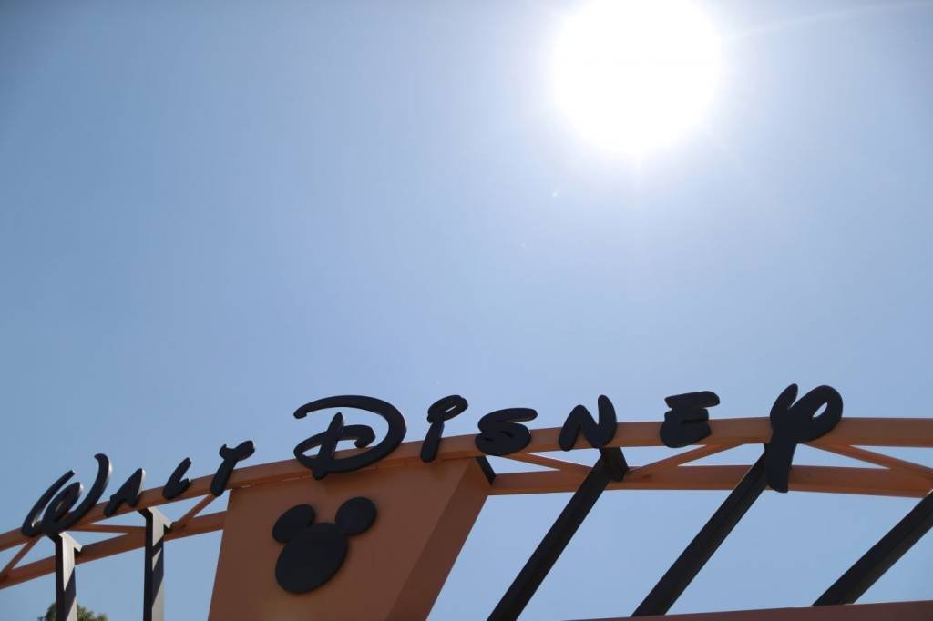 Com Apple e Netflix na mira, Disney se arma para sair das cordas