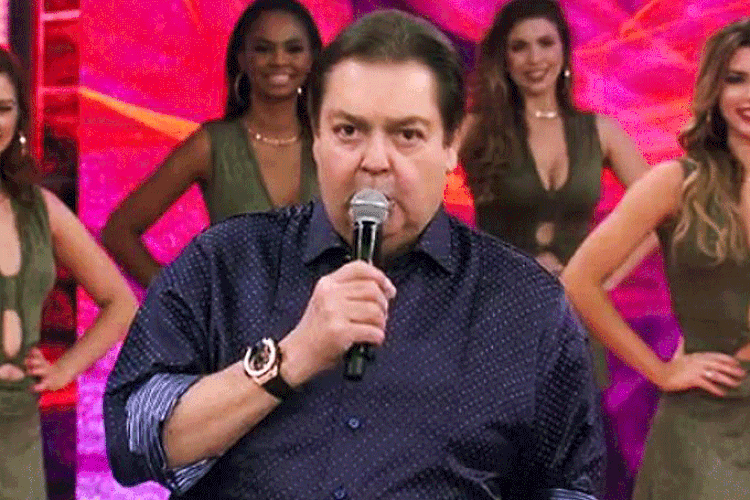 Faustão se irritou por mudanças no roteiro do programa e a ausência de um coral de crianças que também iria se apresentar (Youtube/Reprodução)