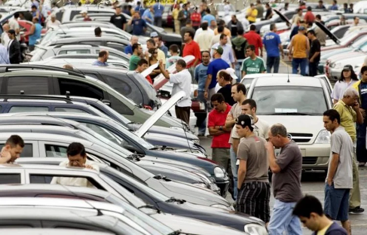 Feira de carros em São Paulo: a OLX afirma ter a maior audiência do Brasil entre sites de venda de veículos, com 69% de penetração no mercado automotivo, vendendo cinco carros por minuto (Rodrigo Paiva/Reuters)