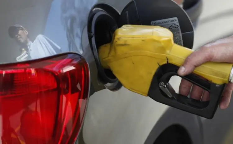 Gasolina: Combustível continua a R$ 1,4907 nas refinarias (Paulo Whitaker/Reuters)