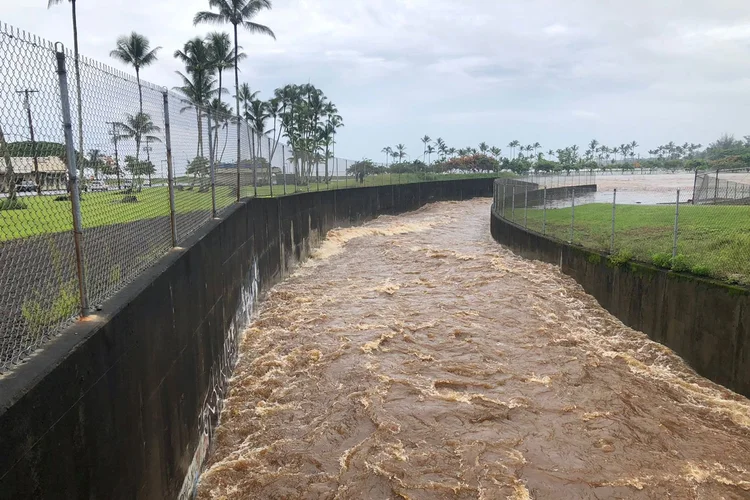 Havaí: mais de 750 milímetros de chuva em algumas regiões da Ilha Grande de Havaí (Ace Norton/Reuters)