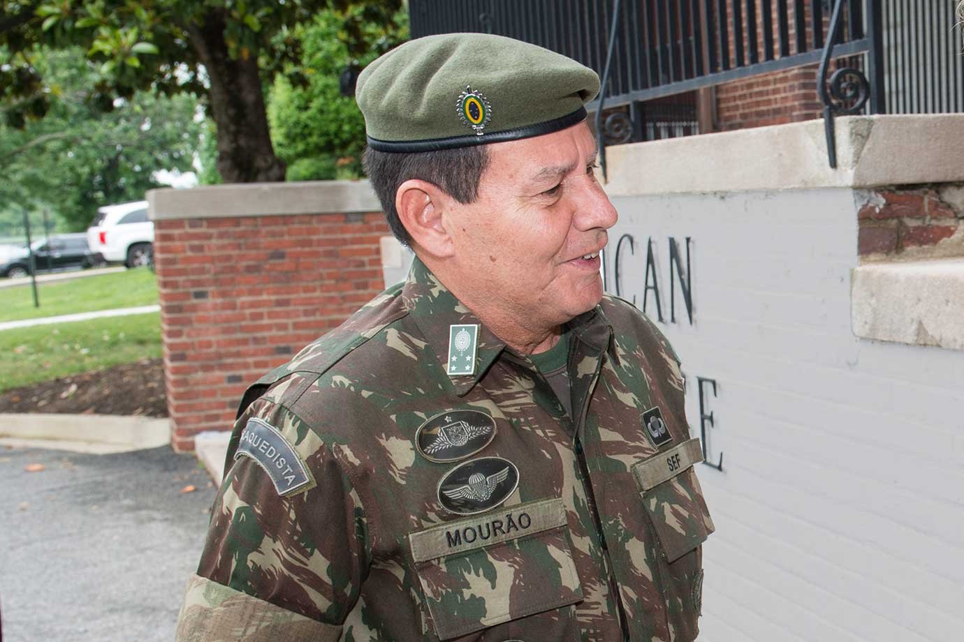 General Mourão liga índio à "indolência" e negro à "malandragem"