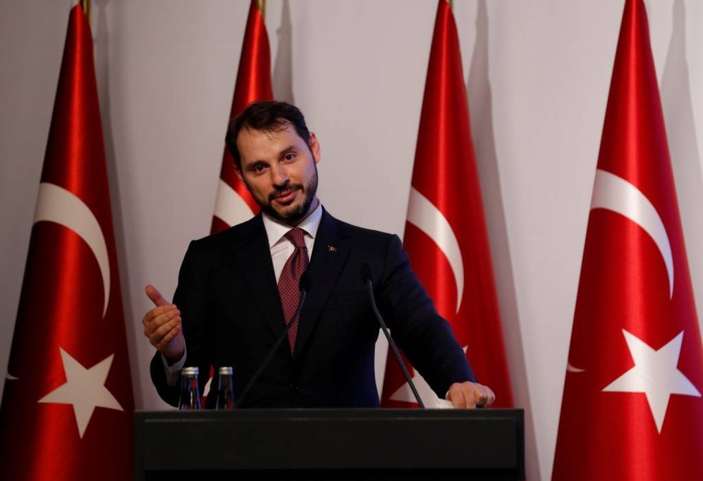 Lira turca opera em alta antes de reunião entre ministro e investidores