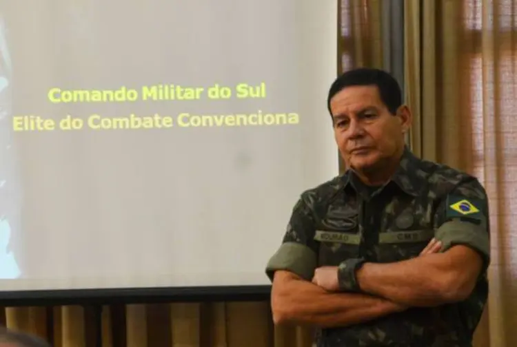 General Mourão, vice de Bolsonaro: Bolsonaro tem feito vídeos e mandado mensagens para simpatizantes (ocarinastrap/Wikimedia Commons)