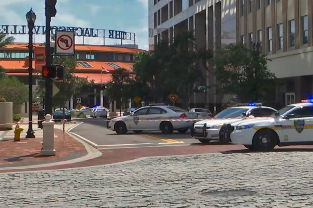 Ataque a tiros na Flórida deixa ao menos 2 mortos e 11 feridos