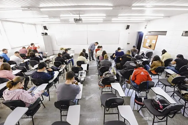 Sala de aula da Kroton: o maior grupo de ensino do país acumula queda de 40% na bolsa em 2018 (Germano Lüders/Exame)