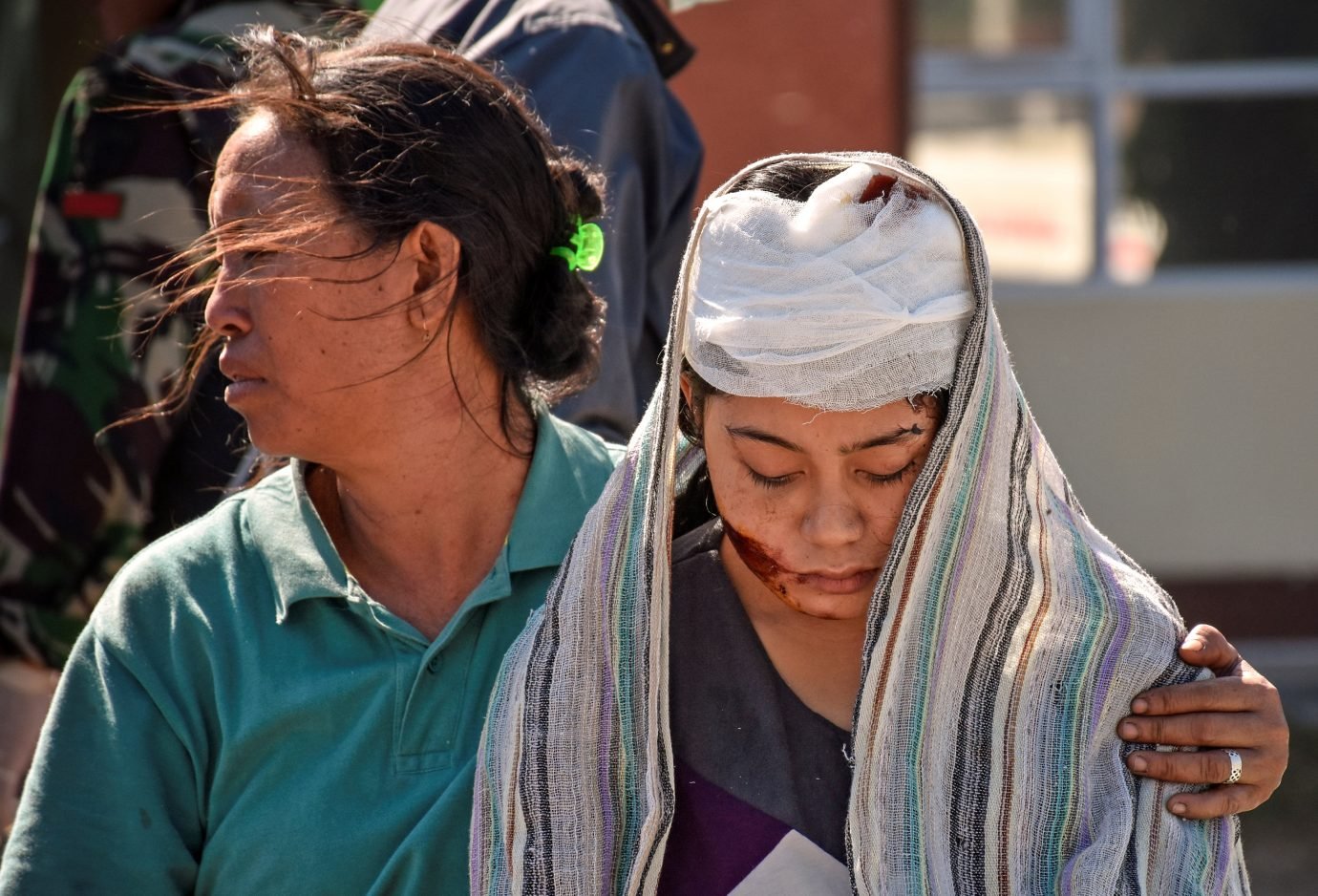 Indonésia retira turistas de ilha após terremoto que causou 91 mortes