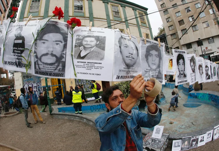 Chile: para 85%, ainda existem pactos de silêncio no Exército para proteger militares envolvidos em violações dos direitos humanos (Rodrigo Garrido/Reuters)