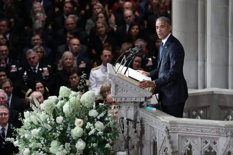 Obama: "Ele nos fez presidentes melhores. Assim como melhorou o Senado. Assim como melhorou este país" (Chris Wattie/Reuters)
