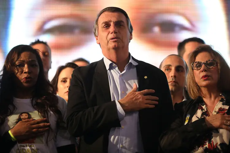 Bolsonaro: candidato está sem febre ou outros sinais de infecção (Diego Vara/Reuters)
