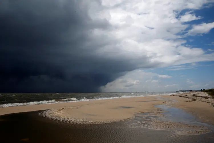 Tempestade Gordon: alerta de observação está em vigor para regiões do litoral do Mississipi e de Louisiana (Jonathan Bachman/Reuters)