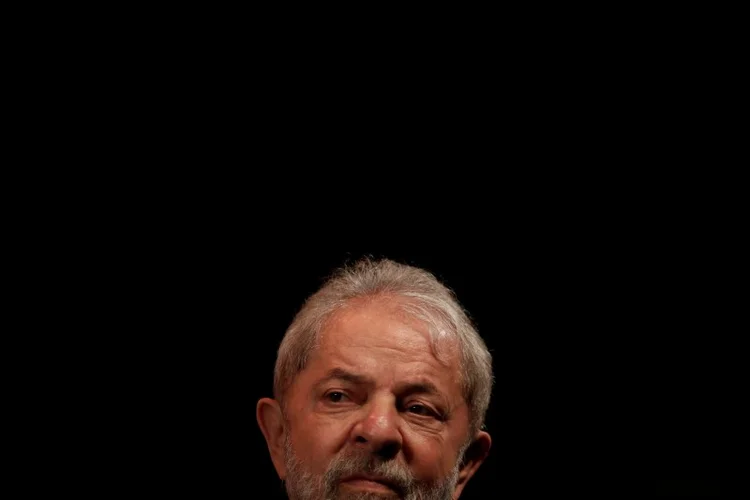 Lula: possibilidade de ex-presidente conceder entrevista mesmo preso teve decisões divergentes no STF (Ricardo Moraes/Reuters)