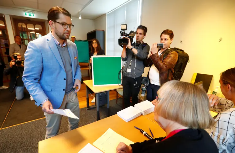 Jimmie Akesson: Líder do partido ultradireitista Democratas Suecos vota em eleição na Suécia neste domingo (9) (Ints Kalnins/Reuters)