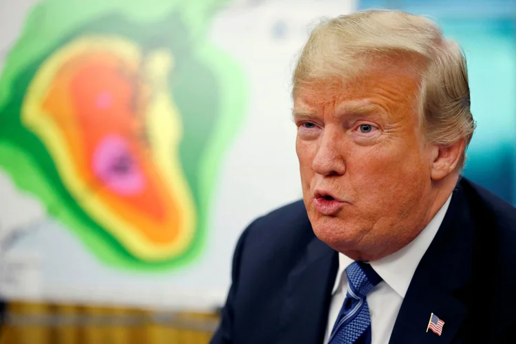 Donald Trump divulgou um vídeo em sua conta no Twitter, no qual faz um alerta à população que deve sofrer com a chegada do furacão Florence (Leah Millis/File Photo/Reuters)