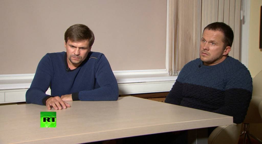 Acusados de envenenar ex-espião russo dizem que viajavam a turismo