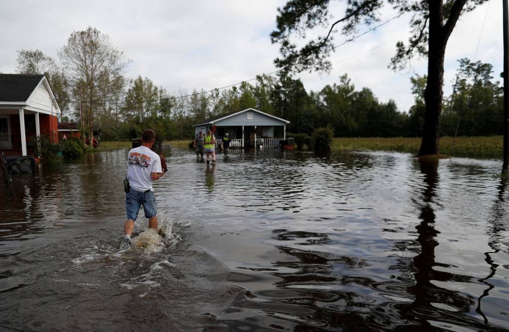 Tempestade Florence: Trump declara estado de emergência na Carolina do Sul