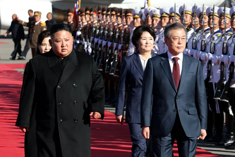 Presidente da Coreia do Sul, Moon Jae in, disse que vai discutir a declaração do fim da Guerra da Coreia com Donald Trump (Pyeongyang Press Corps/Pool/Reuters)