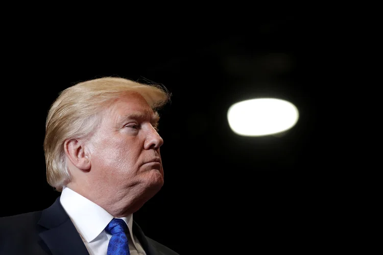 DONALD TRUMP: em agosto, o governo do presidente Donald Trump definiu sanções unilaterais ao Irã, após romper o acordo firmado por seu antecessor, Barack Obama. (Mike Segar/Reuters)