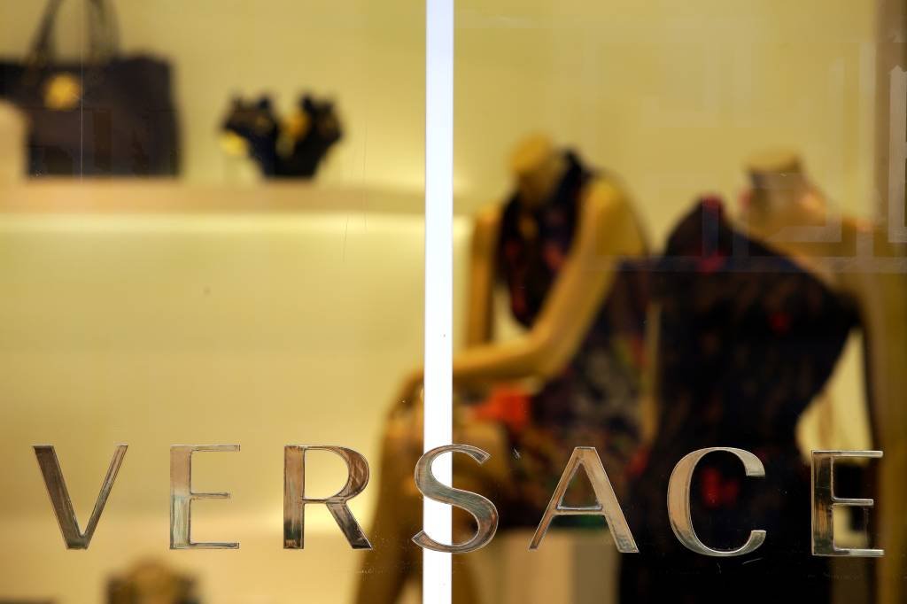 Versace será vendida, afirma jornal italiano