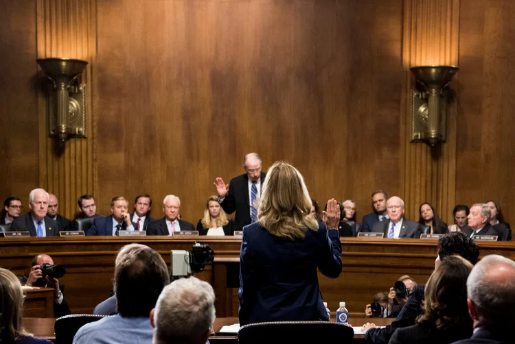 Christine Ford: Estou aqui hoje não porque eu queira estar. Estou apavorada, disse a acadêmica (Tom Williams/Reuters)