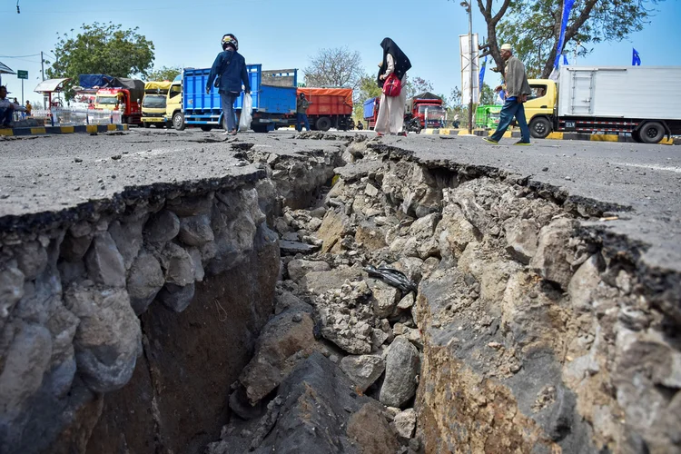 Rua destruída por terremoto em Lombok, na Indonésia 20/08/2018 Antara Foto/Ahmad Subaidi/via Reuters (Ahmad Subaidi/Reuters)