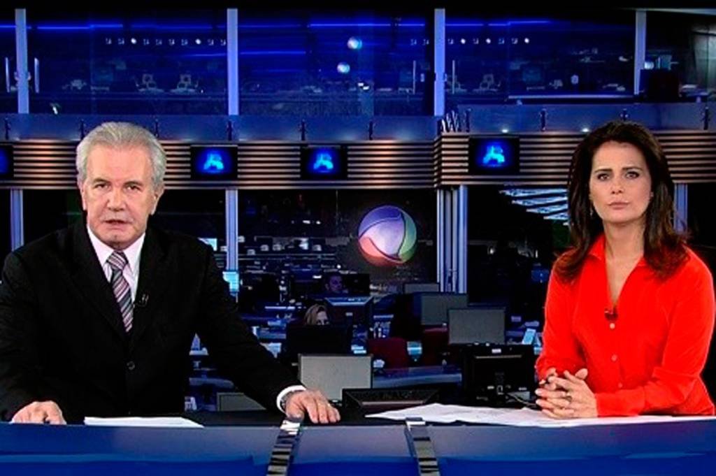 Celso Freitas e Adriana Araújo: os apresentadores irão mediar o debate (TV Record/Divulgação)