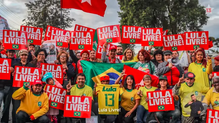 Campanha do PT na TV faz referência Lula: parte dos funcionários decidiu cruzar os braços em meio à substituição do ex-presidente (Youtube/PT/Reprodução)