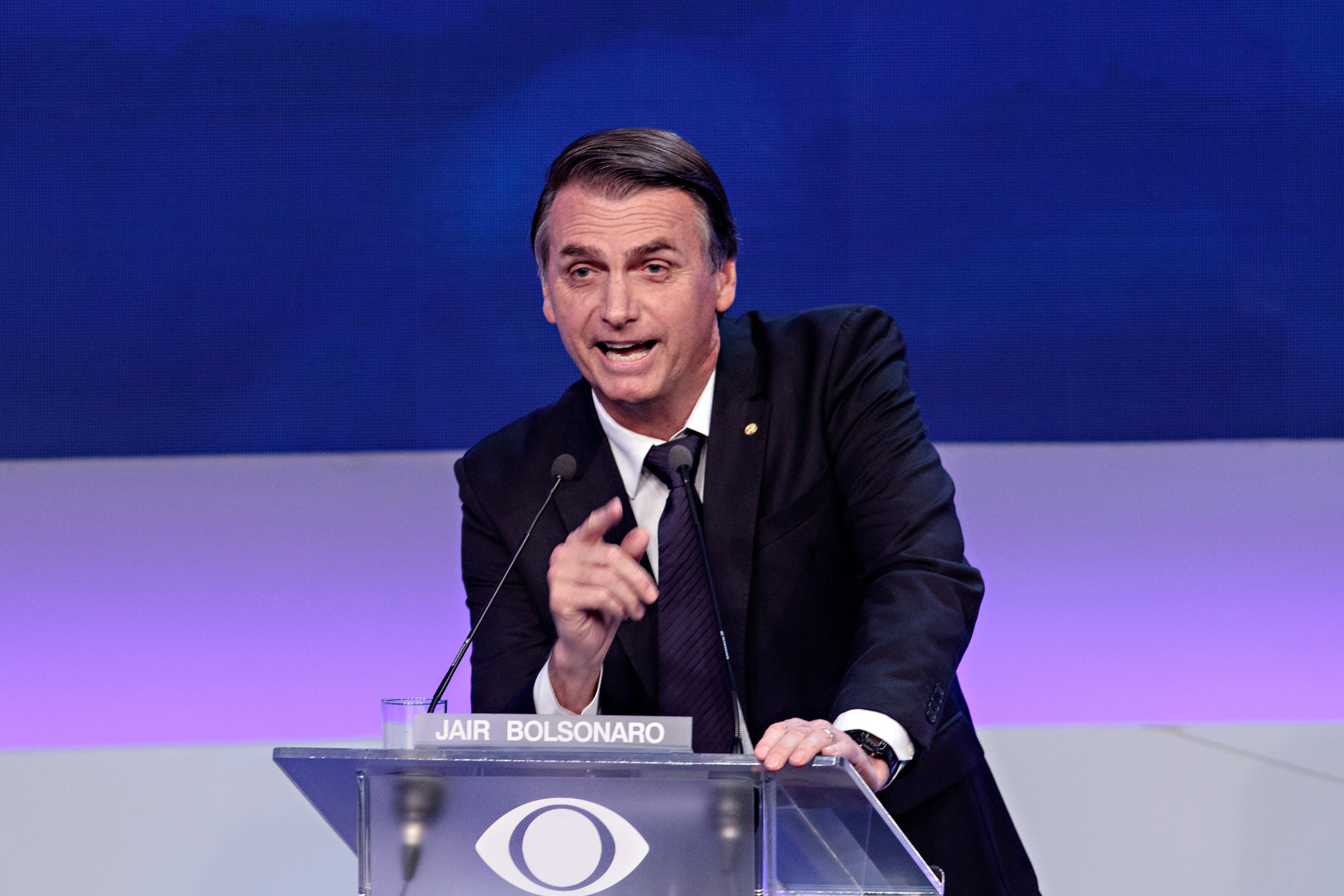 À espera de pesquisa eleitoral, Bolsa opera em baixa