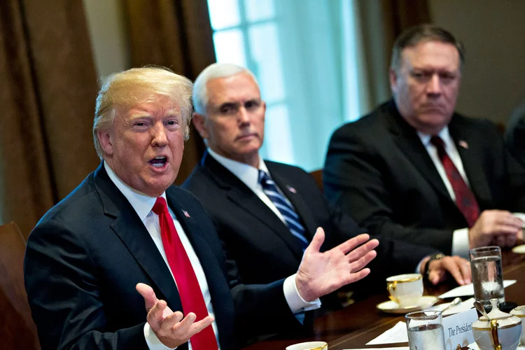 Presidente dos EUA, Donald Trump, o vice-presidente, Mike Pence e o secretário de Estado, Mike Pompeo (Andrew Harrer-Pool/Getty Images)