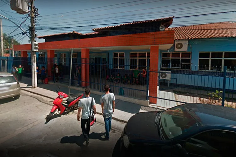 Rio de Janeiro: aluno causou um princípio de incêndio após colocar fogo em uma prova dentro da sala de aula (Street View/Reprodução)