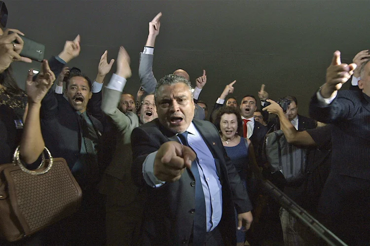 Cena do filme "Excelentíssimos": um retrato do impeachment da ex-presidente Dilma na Câmara (Festival de Cinema de Brasília/Divulgação)