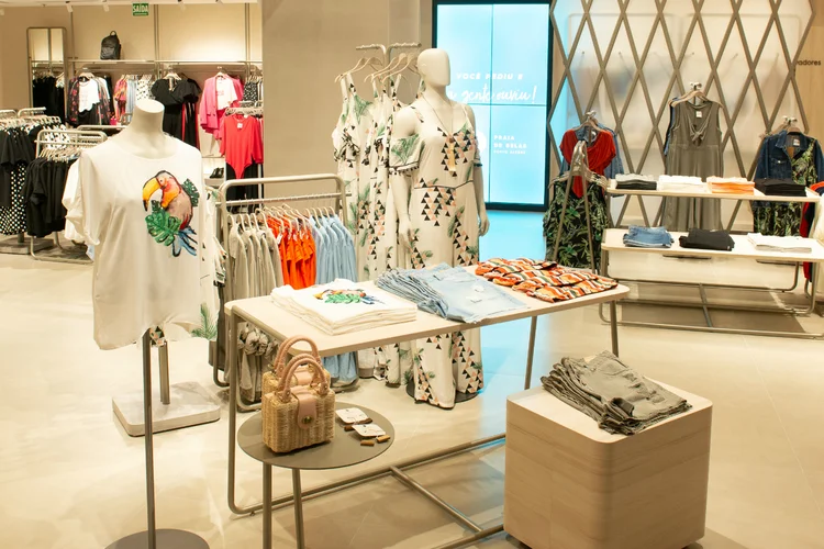 Loja Ashua, de moda plus size, da Renner, no Shopping Praia de Belas em Porto Alegre
 (Renner/Fabiano Panizzi/Divulgação)