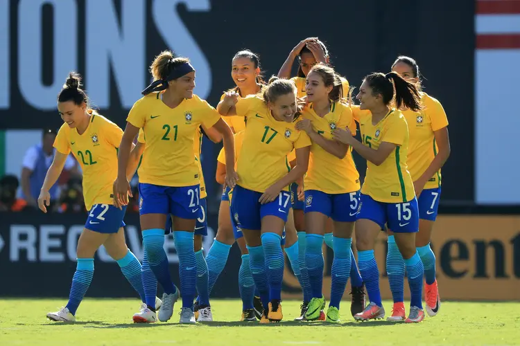 Brasil: a seleção brasileira caiu de posição depois da derrota no Torneio das Nações nos EUA para a Austrália (Sean M. Haffey/Reuters)