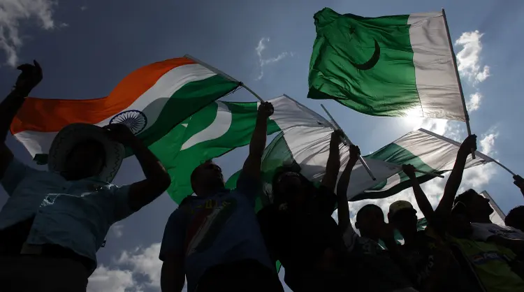 Bandeira da Índia e do Paquistão (Julian Herbert/Getty Images)