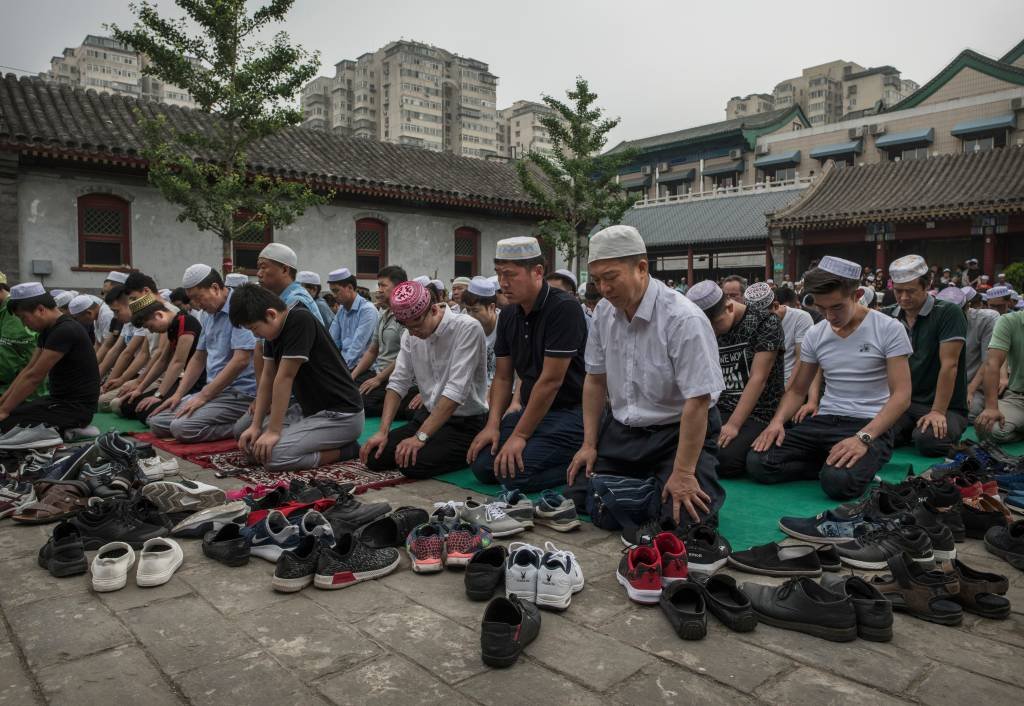 EUA denunciam 'horrendos abusos' aos muçulmanos uigures na China