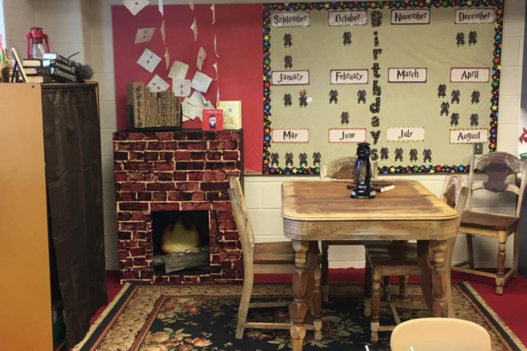 Professora se inspira em 'Harry Potter' para decorar sala de aula